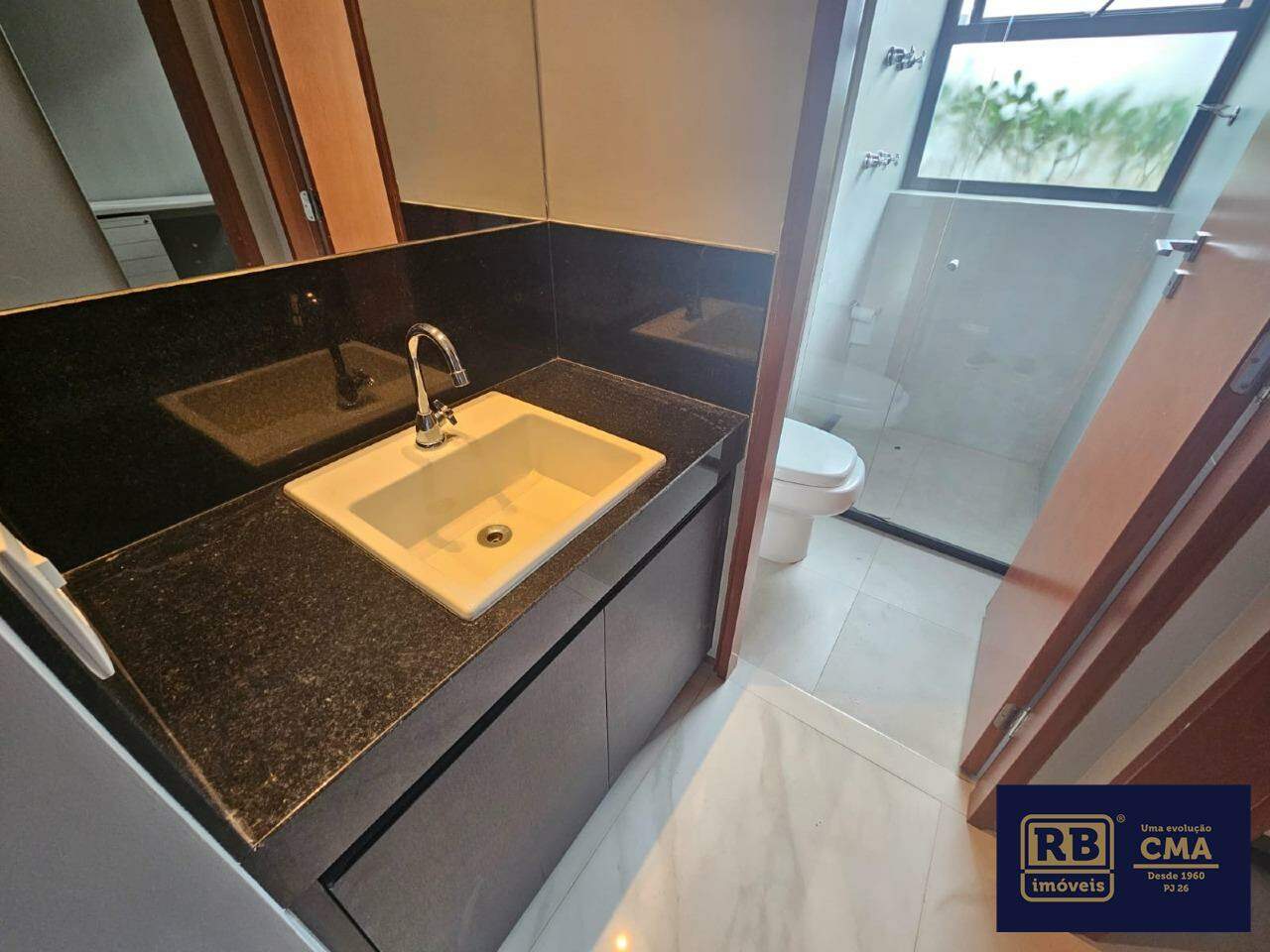 Apartamento para alugar com 2 quartos, 70m² - Foto 11