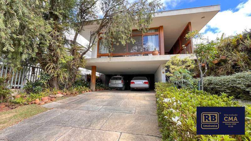 Casa à venda com 4 quartos, 1000m² - Foto 1