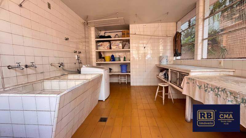 Casa à venda com 4 quartos, 1000m² - Foto 4
