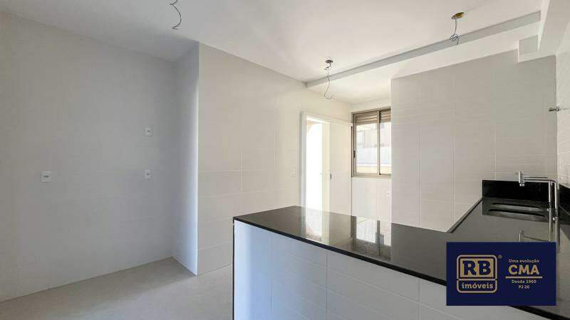 Apartamento à venda com 4 quartos, 147m² - Foto 2