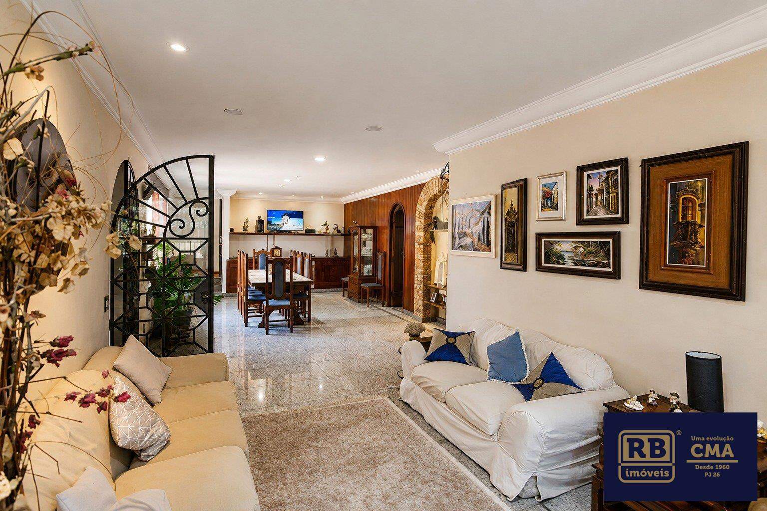 Casa, 3 quartos, 318 m² - Foto 1