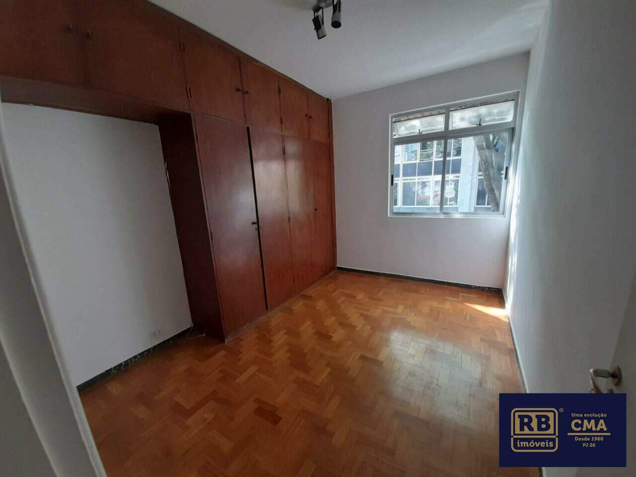 Apartamento para alugar com 3 quartos, 110m² - Foto 9