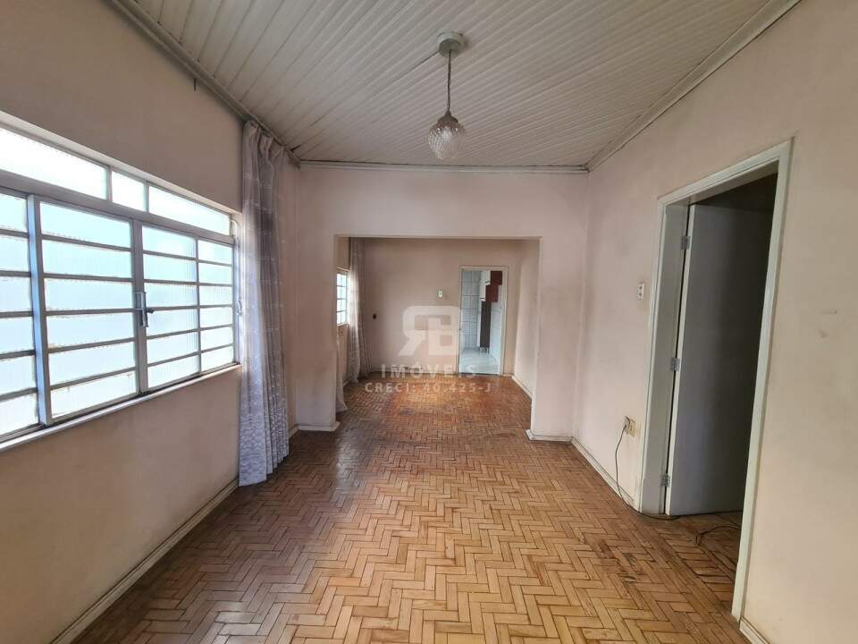 Casa à venda no Planalto: 