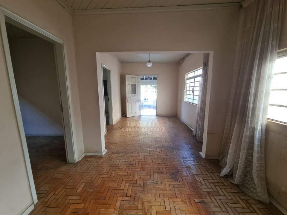 Casa à venda no Planalto: 