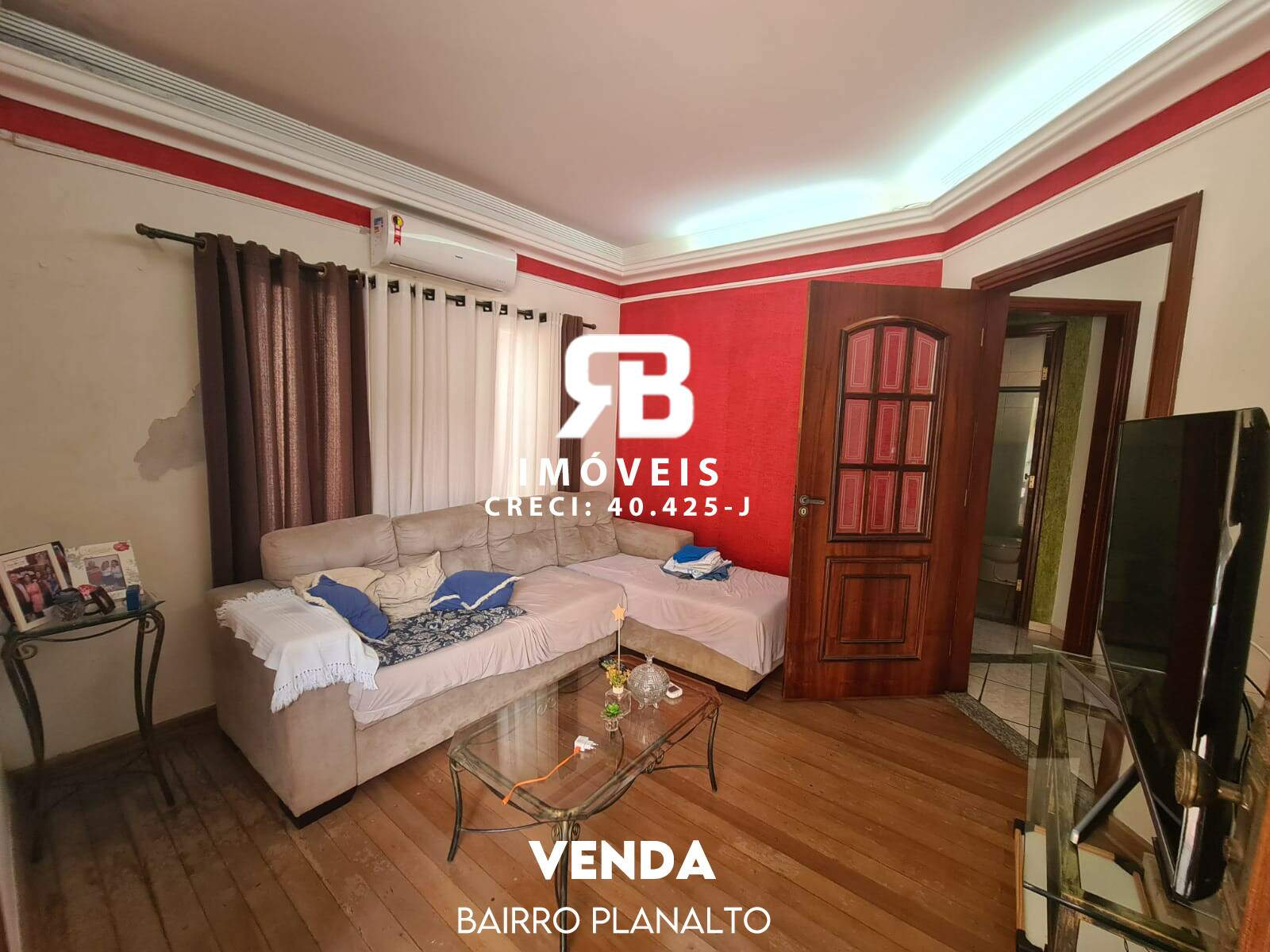 Casa à venda no Planalto: 