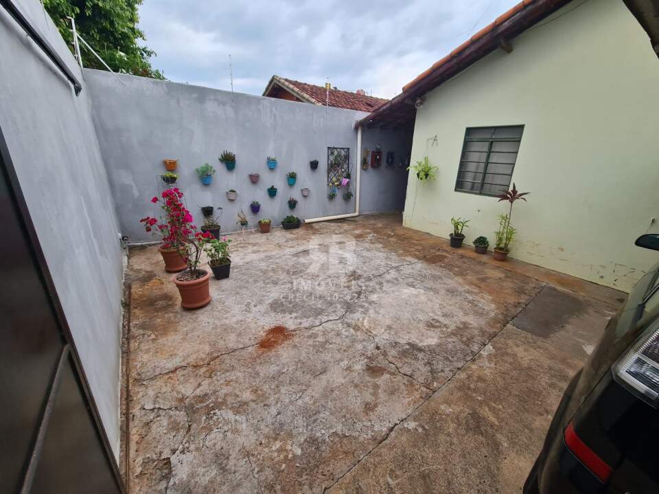 Casa à venda no Conjunto Habitacional Hilda Mandarino: 