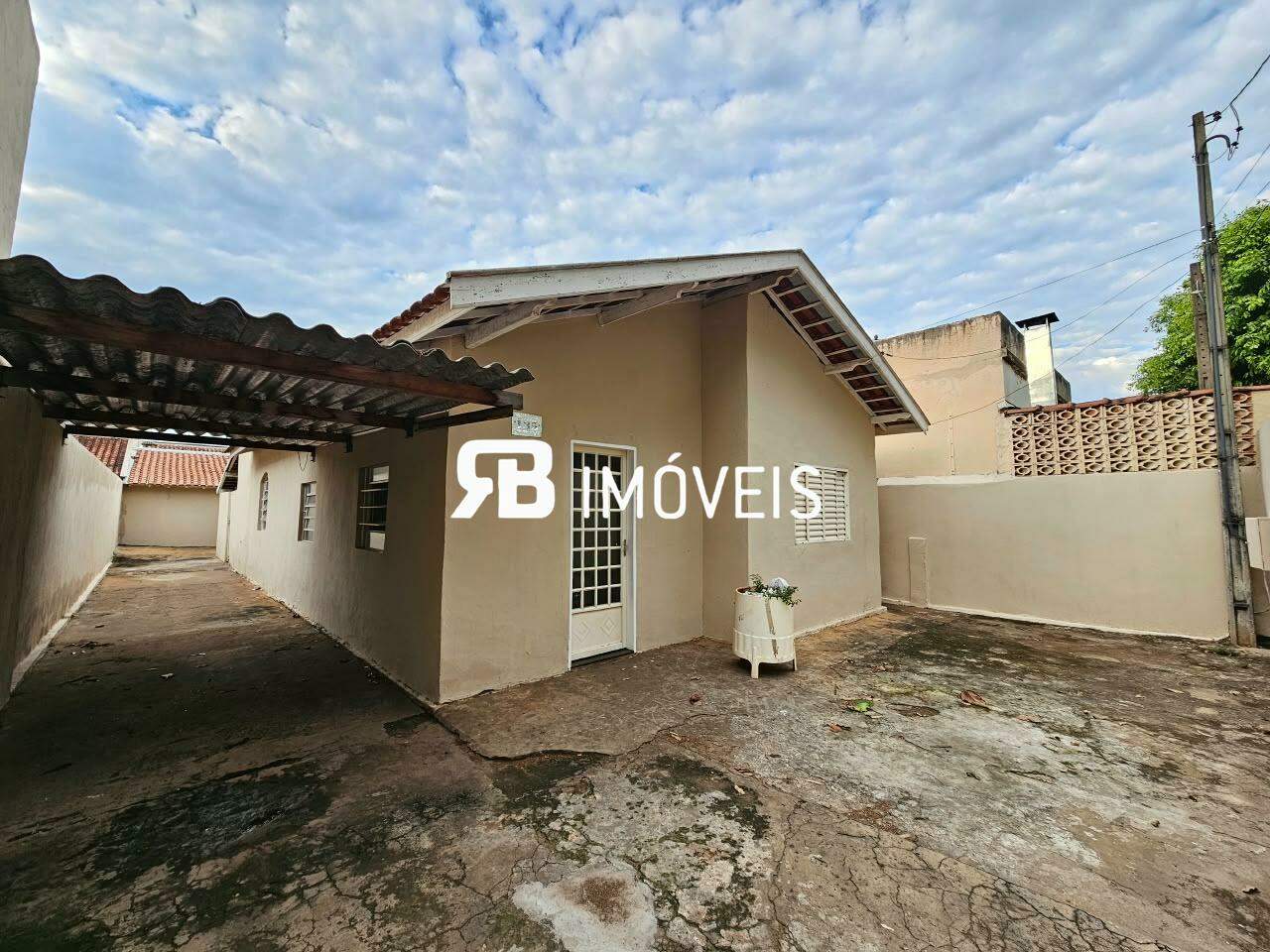 Casa para aluguel no Dona Amélia: 