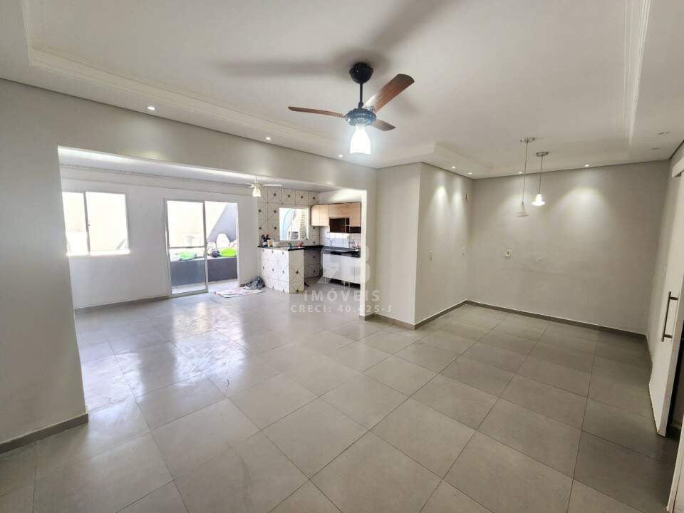 Casa em Condomínio para aluguel no Aeroporto: 