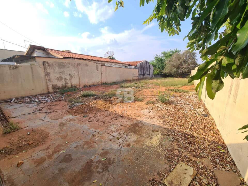 Terreno à venda no Novo Paraíso: 