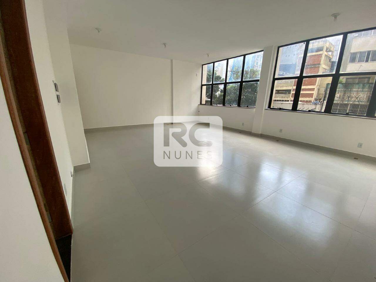 Sala para aluguel no Centro: 