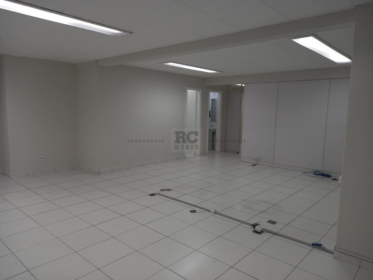 Andar corrido à venda no Centro: 