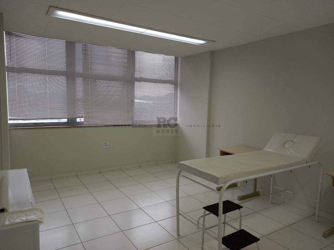 Andar corrido à venda no Centro: 