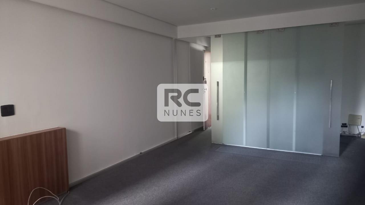 Sala à venda no Lourdes: 