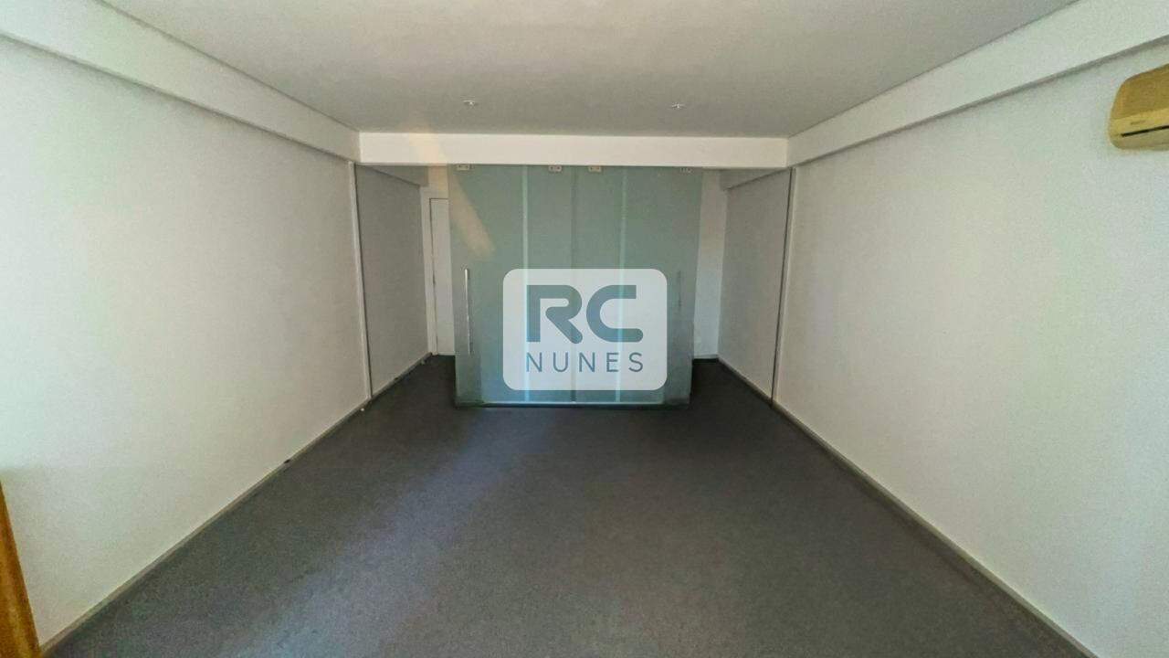 Sala à venda no Lourdes: 