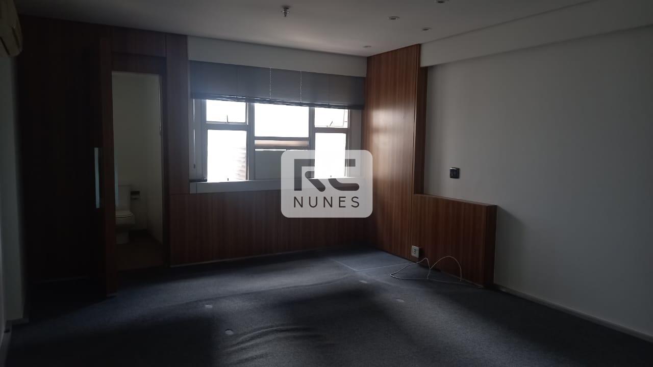 Sala à venda no Lourdes: 