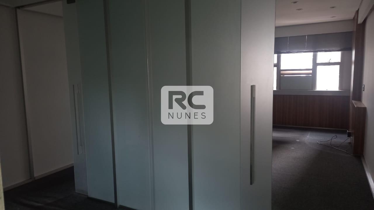 Sala à venda no Lourdes: 