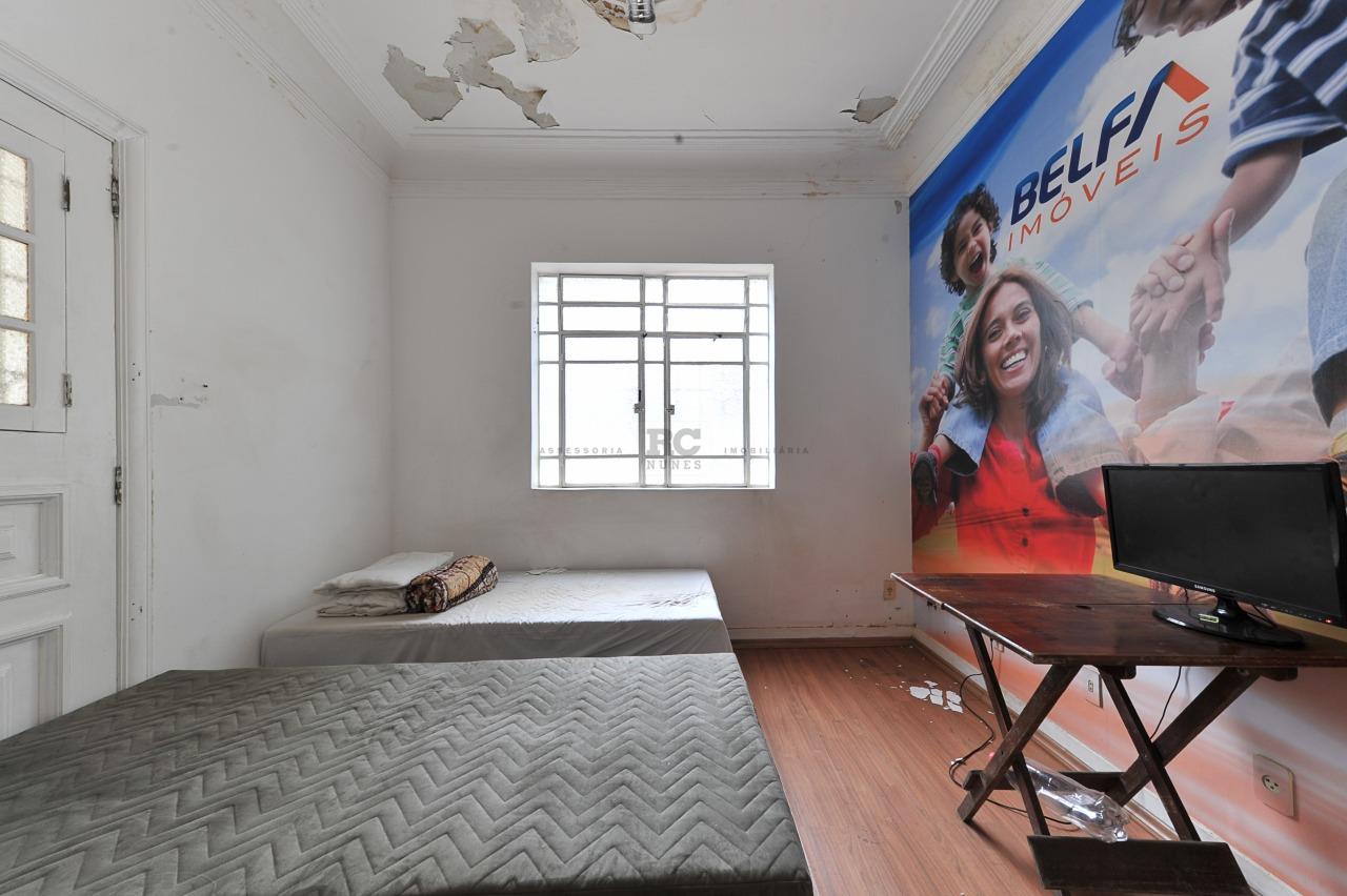 Casa comercial para aluguel no Centro: 