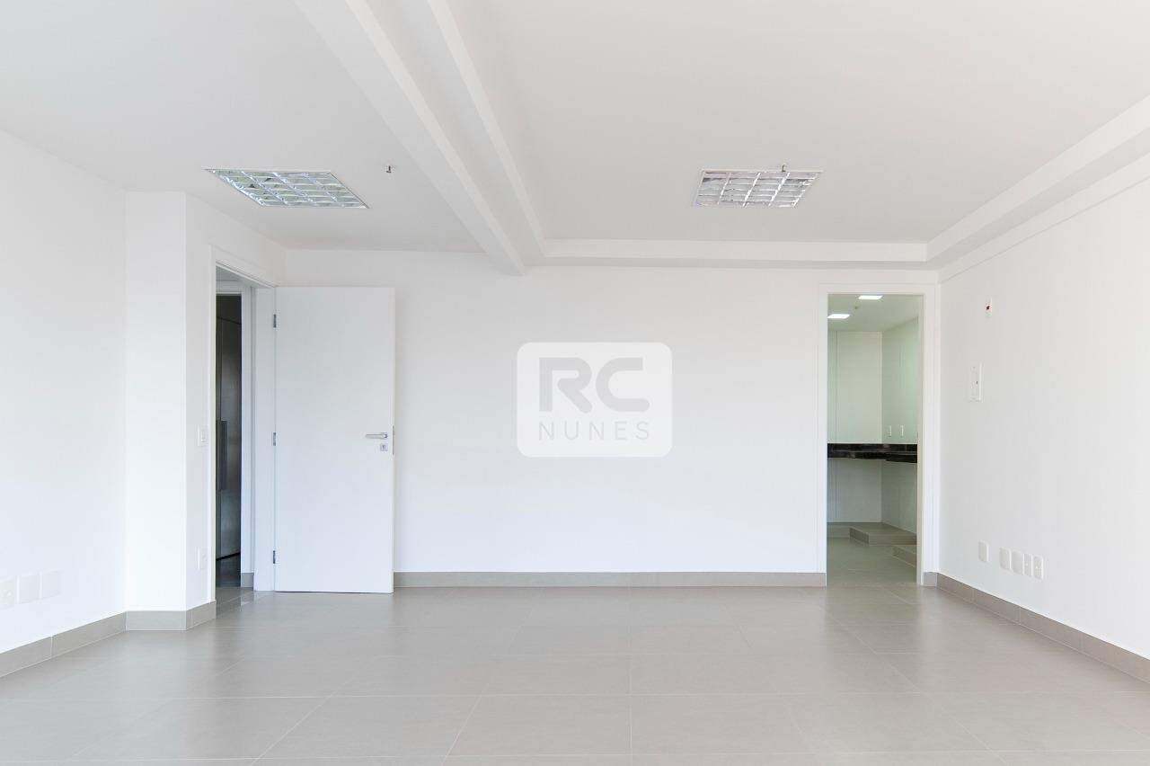 Sala à venda no Lourdes: 