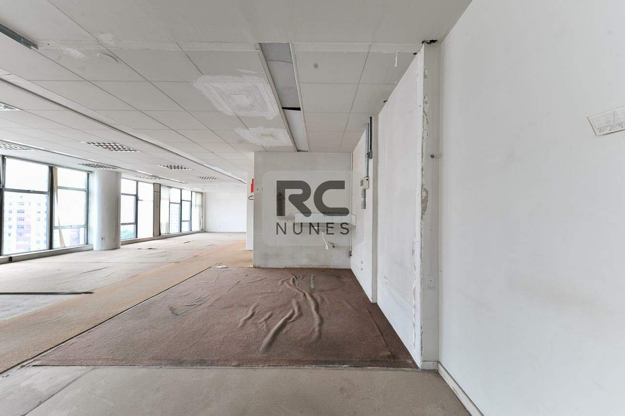 Andar corrido à venda no Lourdes: 