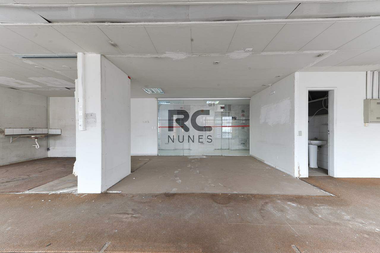 Andar corrido à venda no Lourdes: 