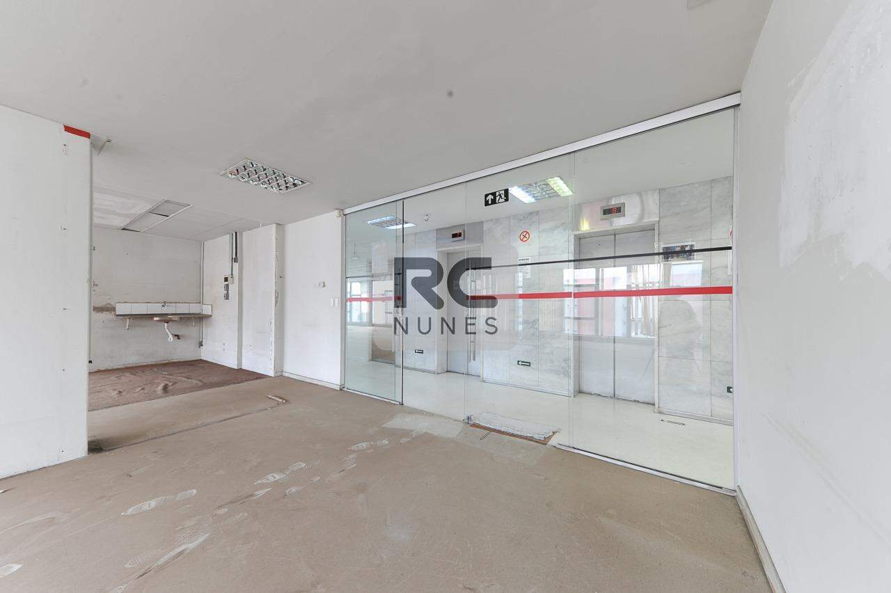 Andar corrido à venda no Lourdes: 