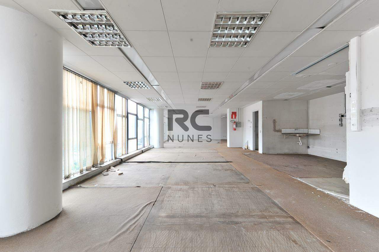 Andar corrido à venda no Lourdes: 