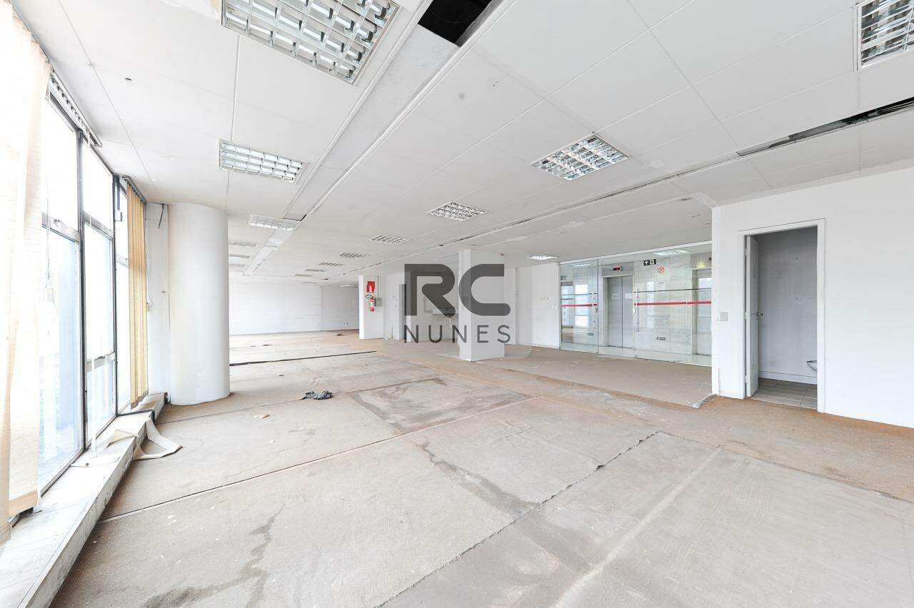 Andar corrido à venda no Lourdes: 