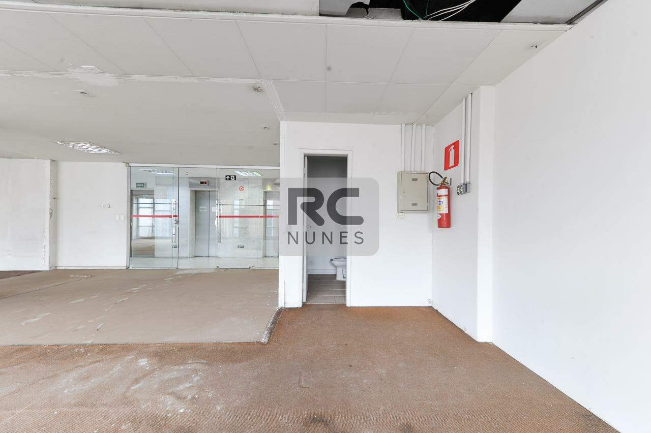 Andar corrido à venda no Lourdes: 