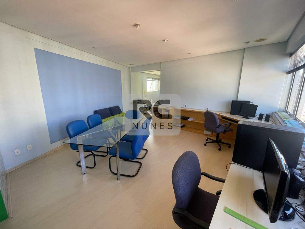 Sala à venda no Lourdes: 