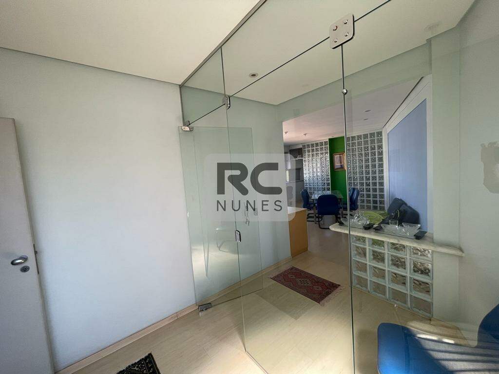 Sala à venda no Lourdes: 