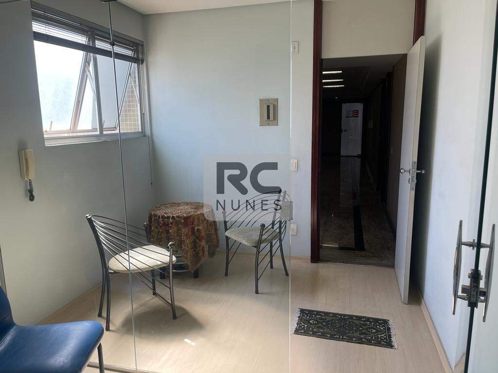 Sala à venda no Lourdes: 