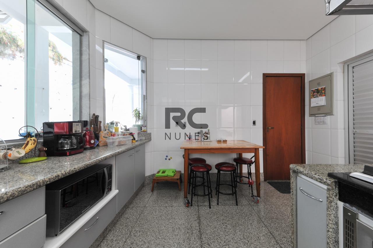 Casa à venda no Mangabeiras: 