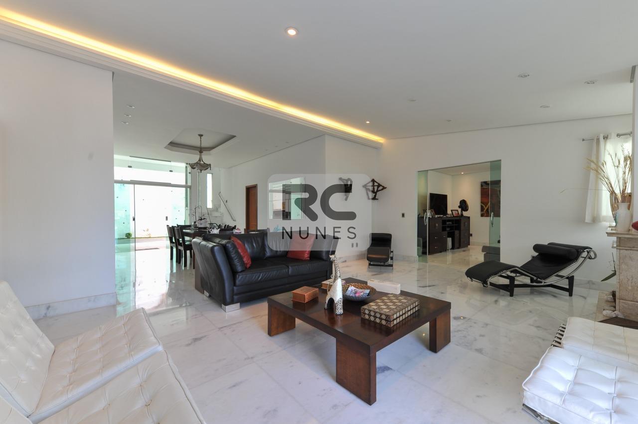 Casa à venda no Mangabeiras: 