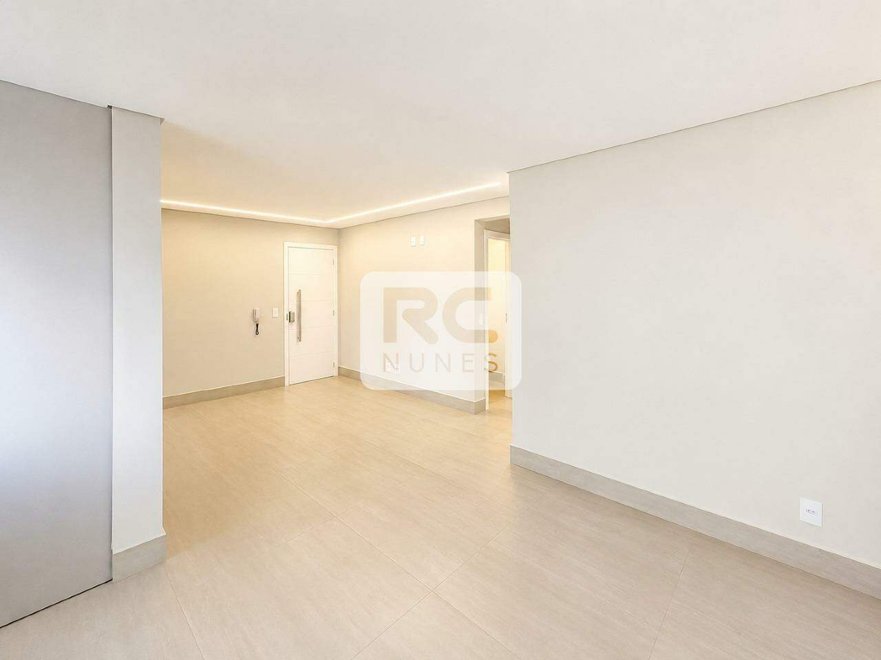 Apartamento à venda no Carmo: 
