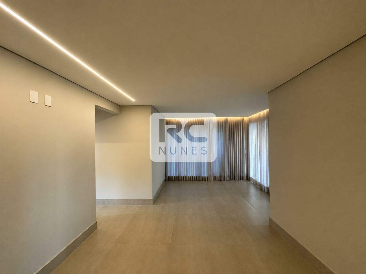 Apartamento à venda no Carmo: 