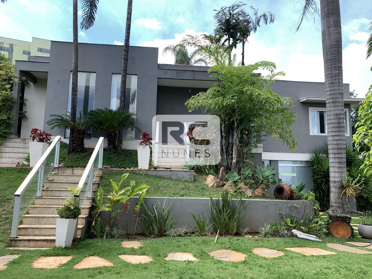 Casa para aluguel no Estoril: 