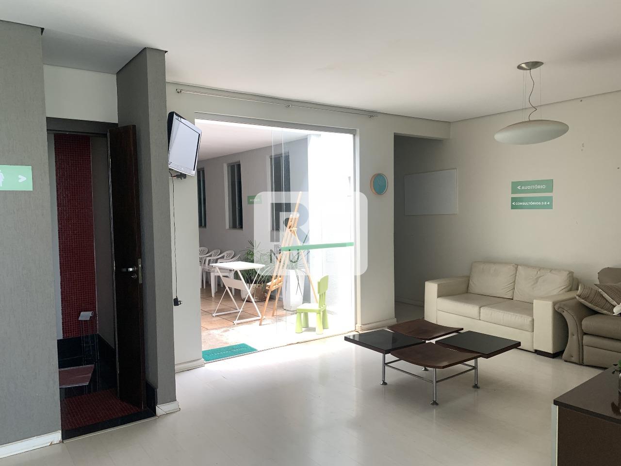 Casa para aluguel no Estoril: 