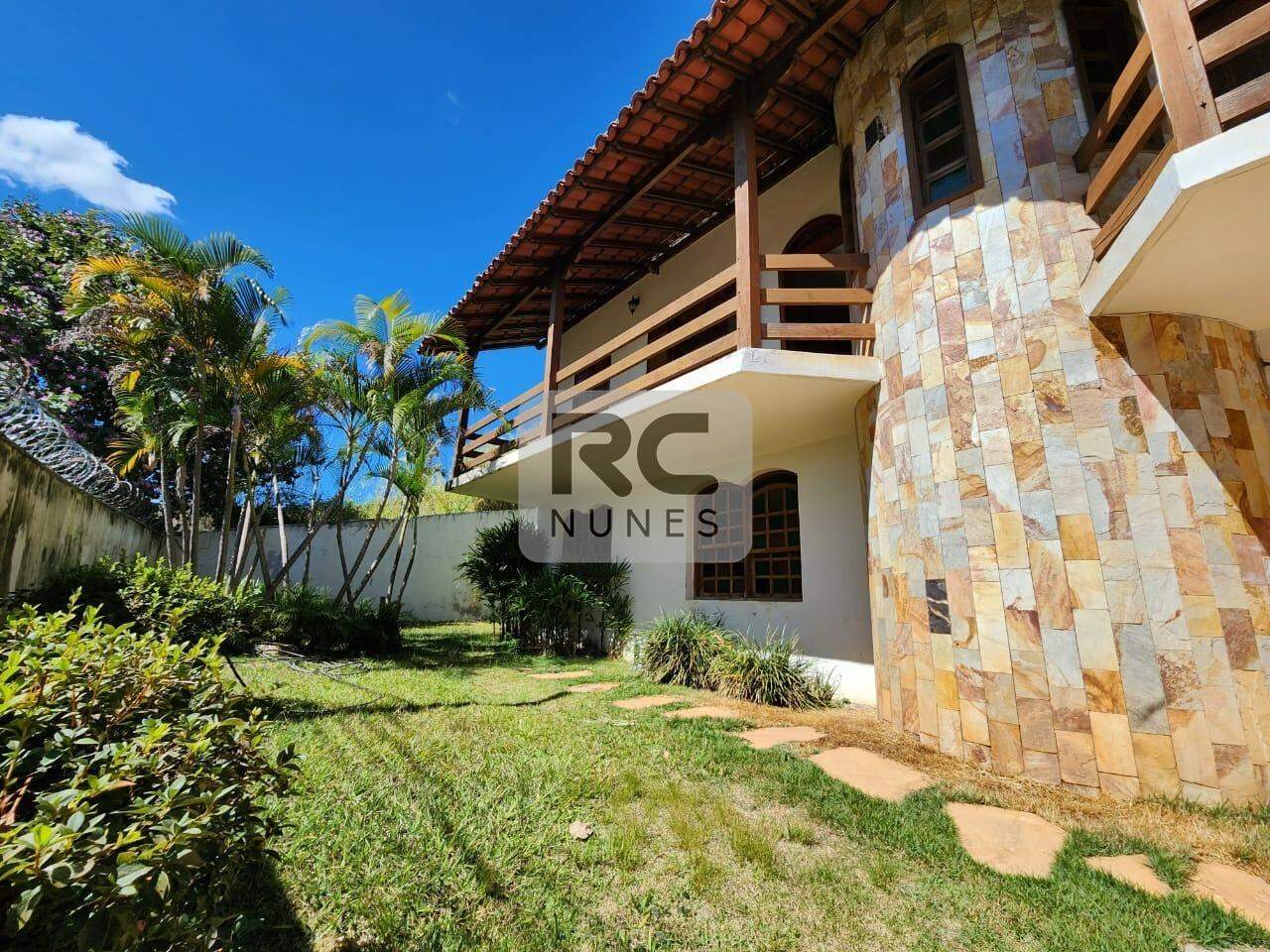 Casa para aluguel no Santa Lúcia: 