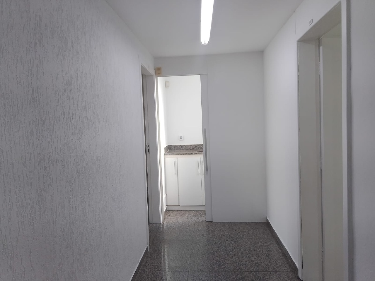 Conjunto de salas para aluguel no Estoril: 