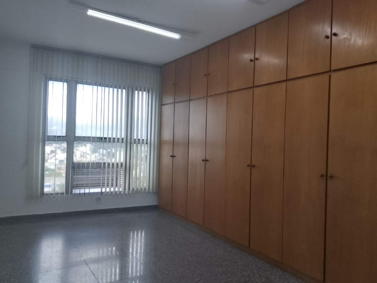 Conjunto de salas para aluguel no Estoril: 