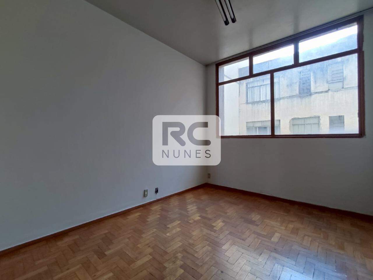 Sala para aluguel no Centro: 