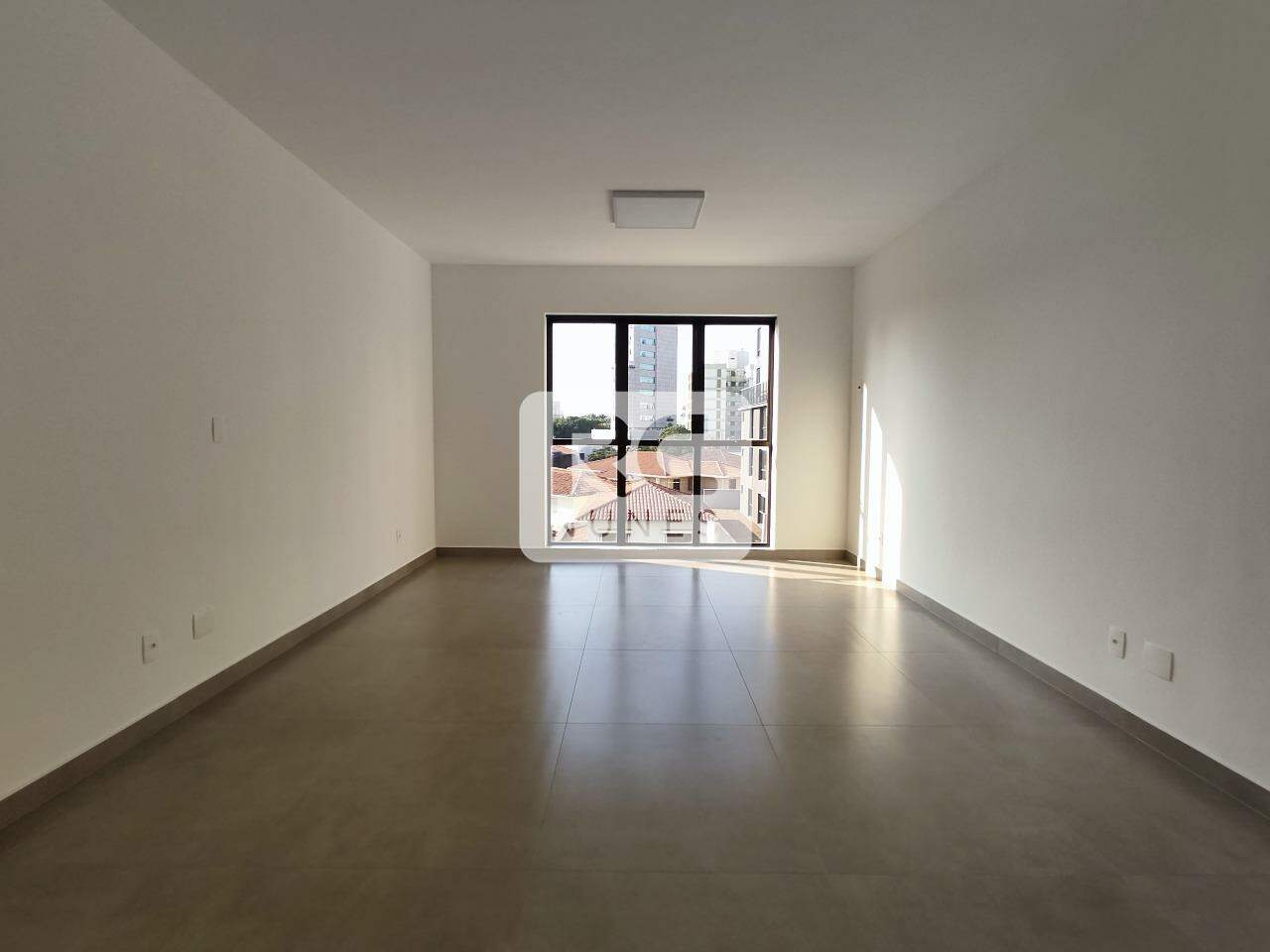 Sala para aluguel no Santo Agostinho: 