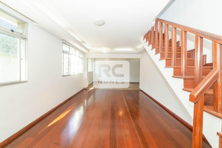 Cobertura à venda no Lourdes: 