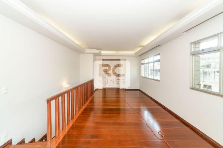 Cobertura à venda no Lourdes: 