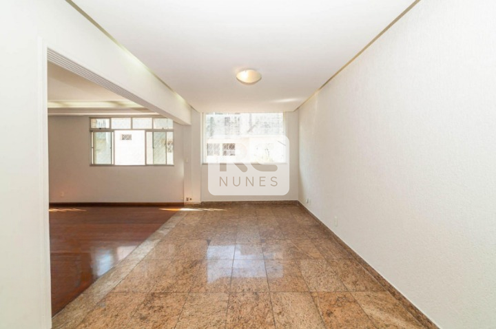 Cobertura à venda no Lourdes: 