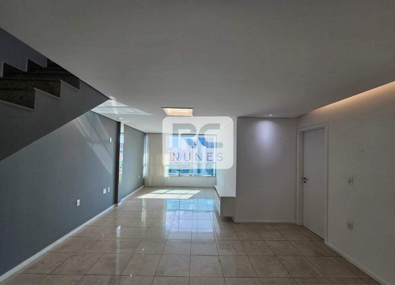 Cobertura à venda no Funcionários: 