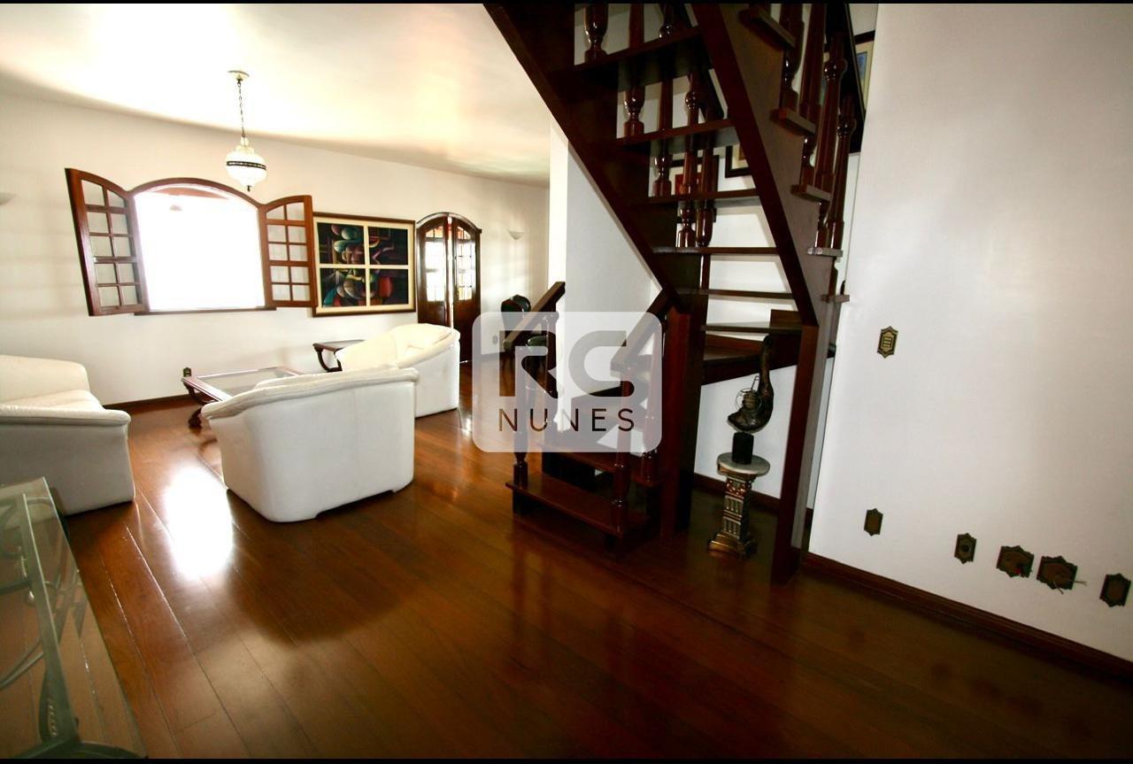 Casa para aluguel no Mangabeiras: 