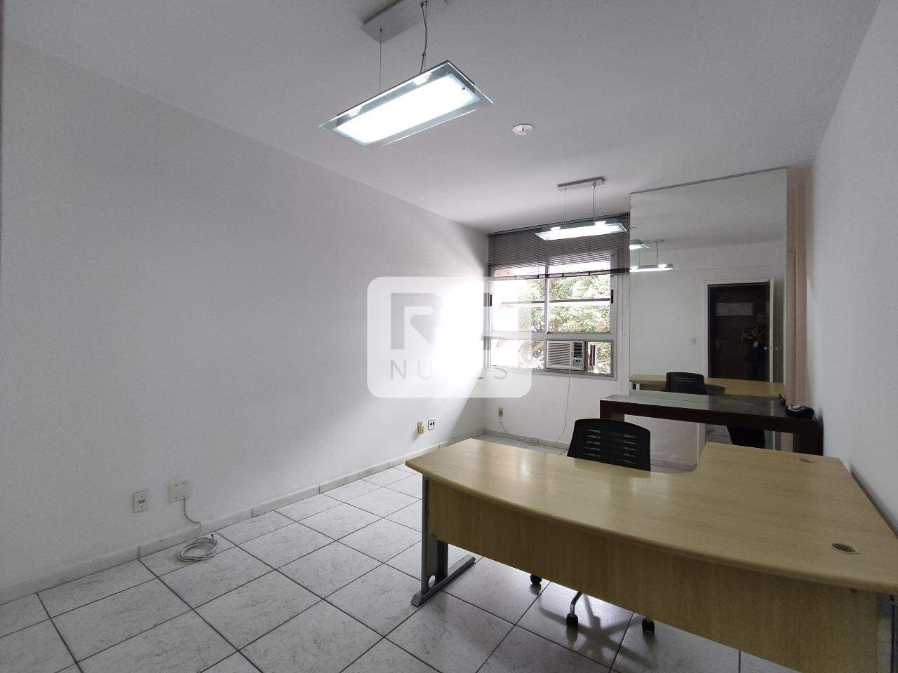 Sala para aluguel no Estoril: 