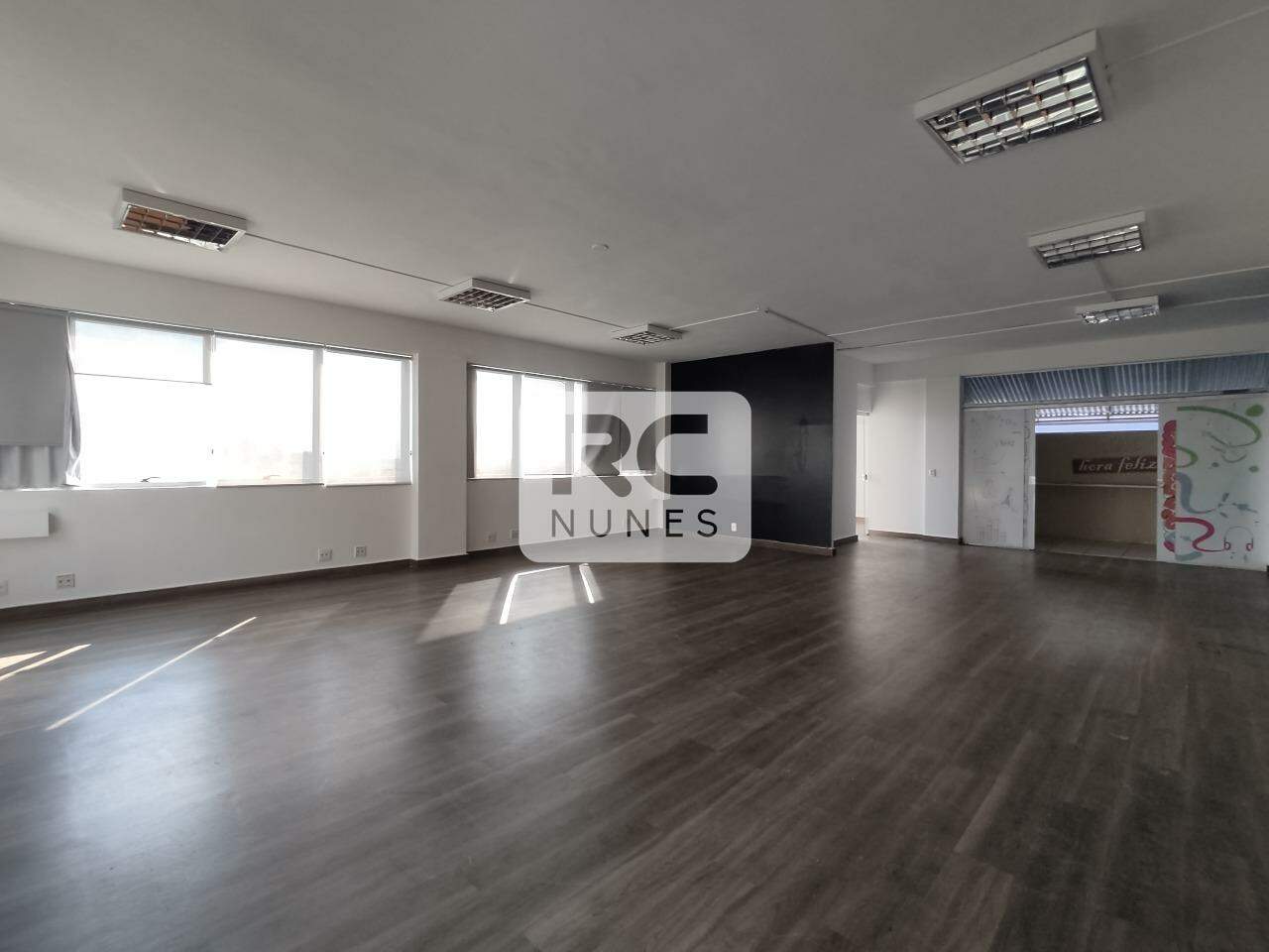 Conjunto Comercial / Sala para aluguel no Estoril: 