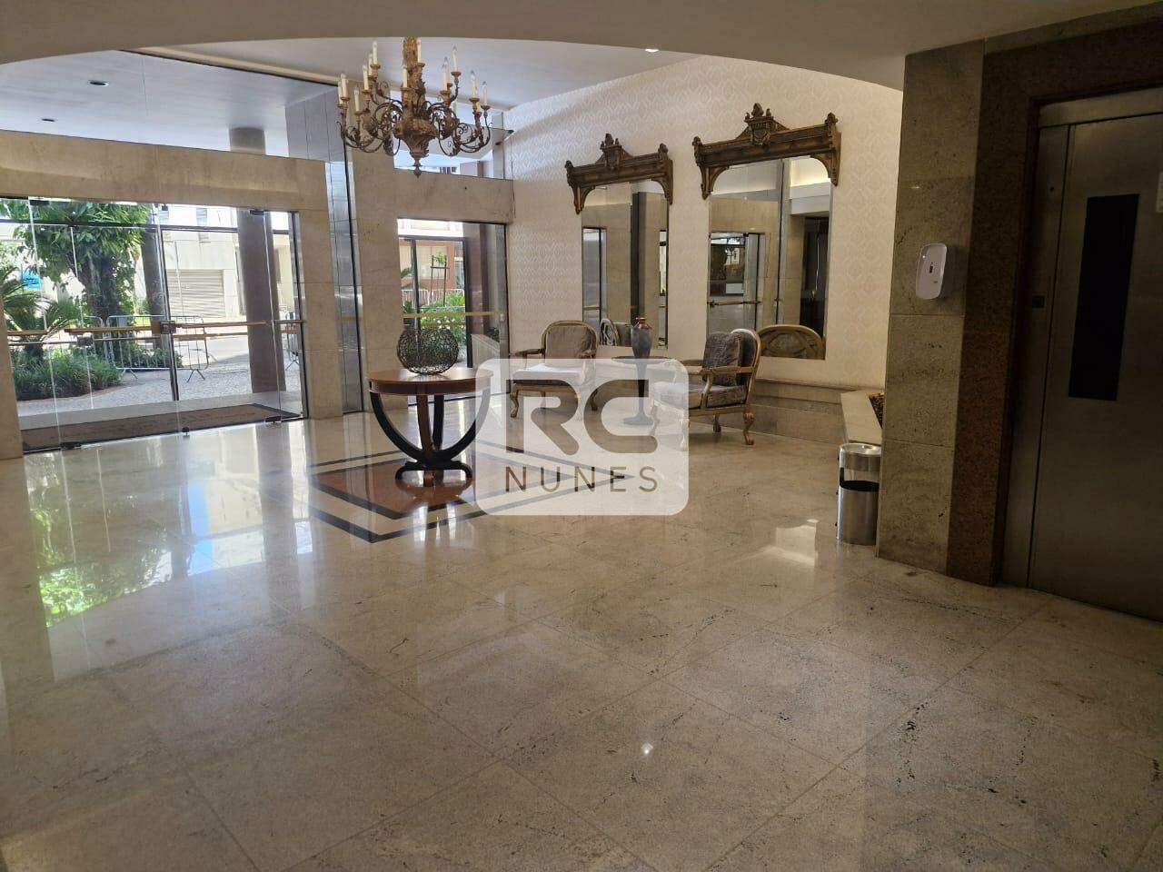 Apartamento à venda no Funcionários: 